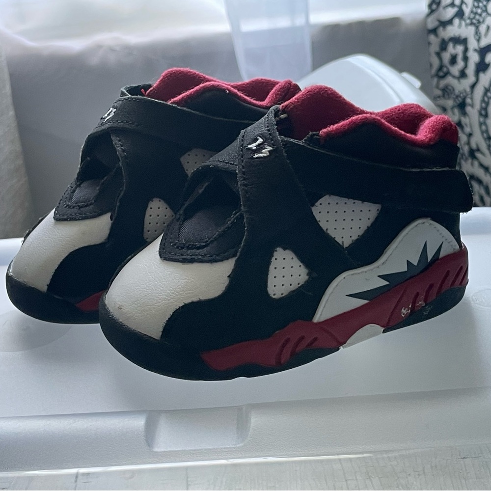 Retro Jordan 8s